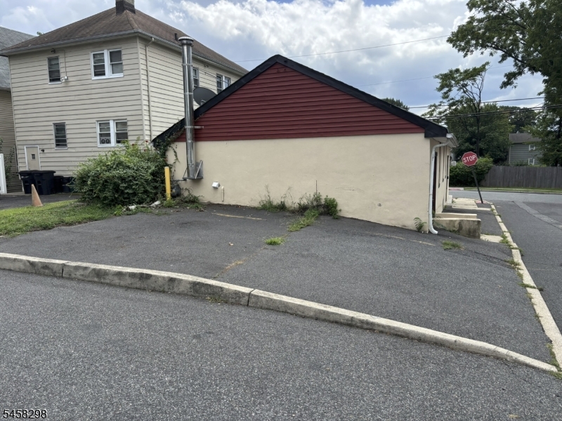 main property photo 17