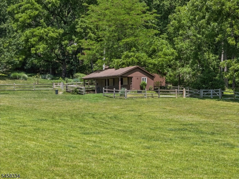 main property photo 37