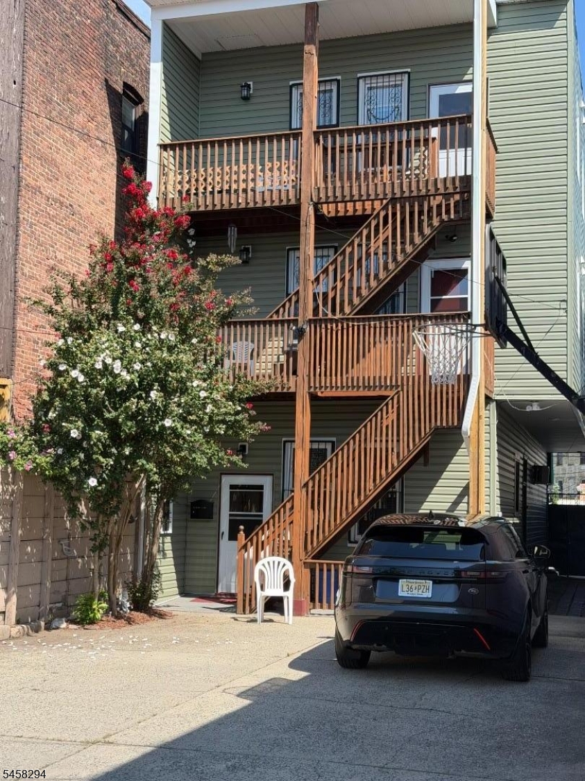 main property photo 11