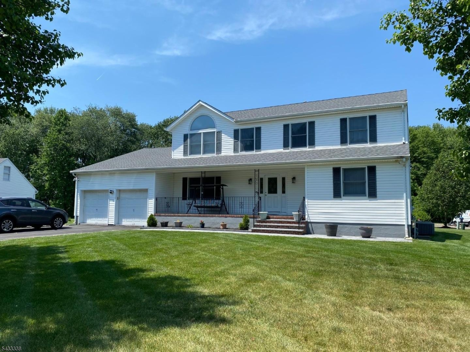 main property photo 9