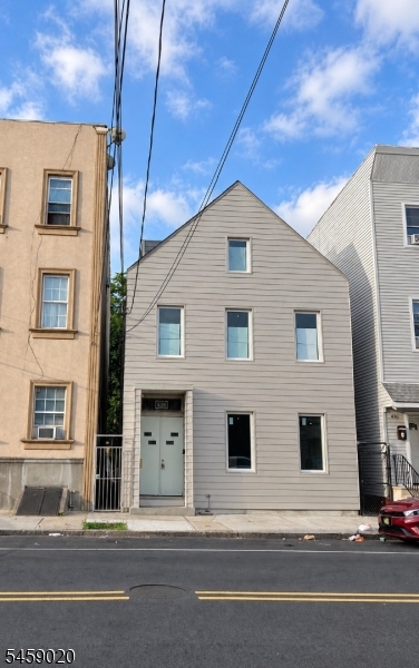 main property photo 8