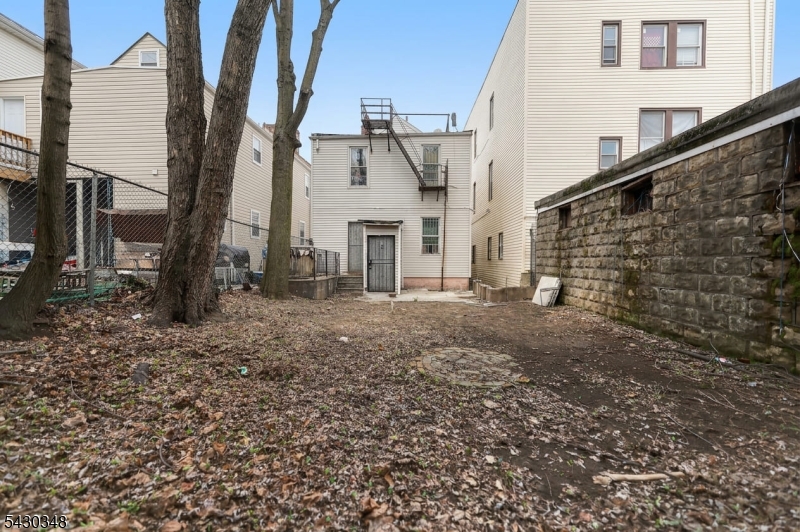 main property photo 34