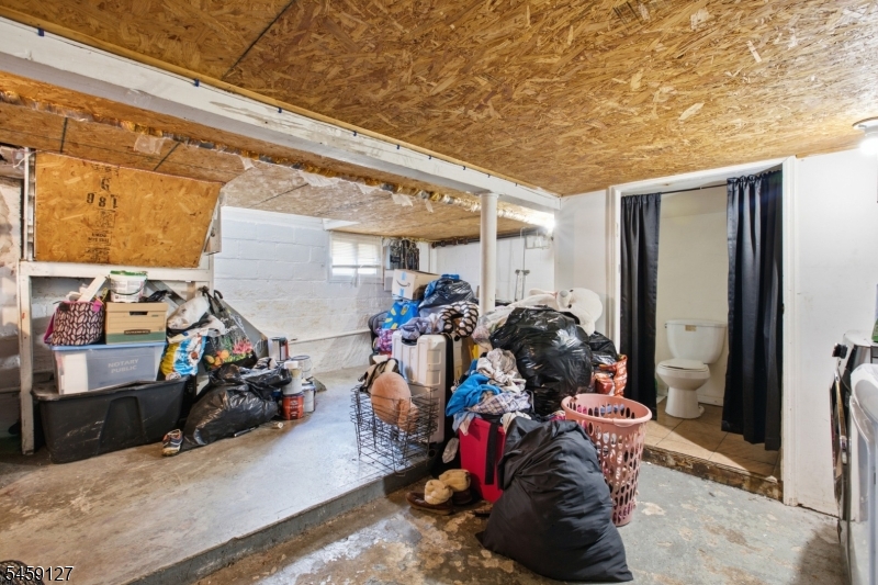 main property photo 16