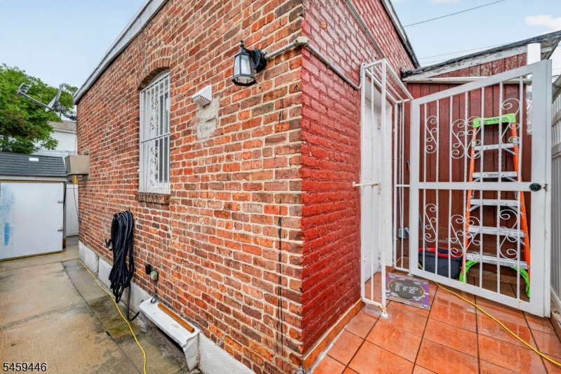 main property photo 29