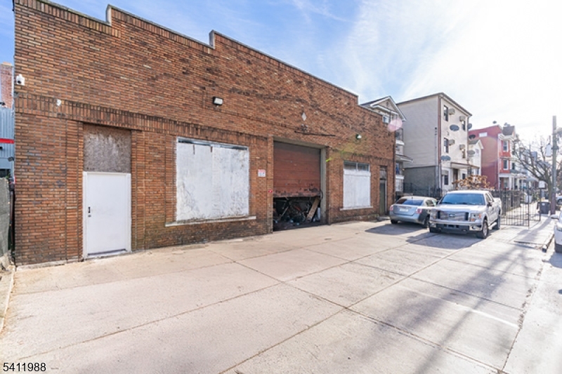main property photo 24