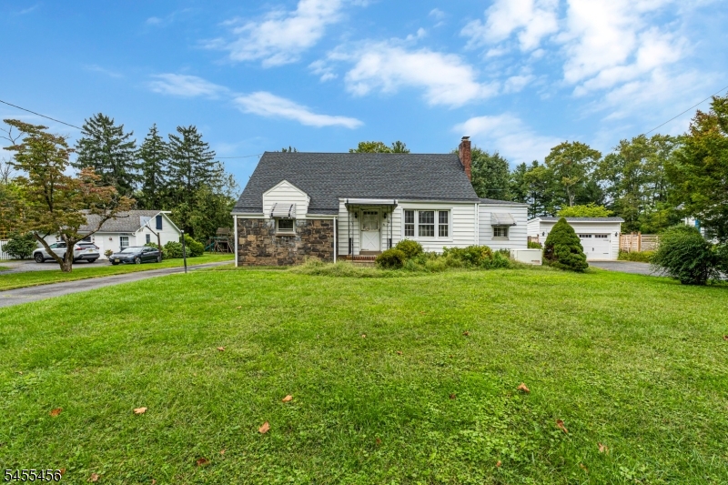 main property photo 10