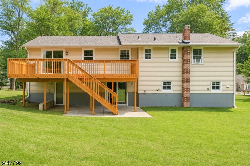main property photo 9