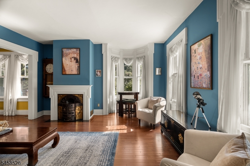 main property photo 11