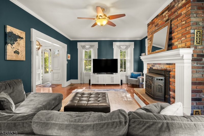 main property photo 28
