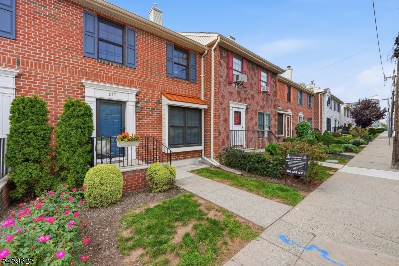 main property photo 37