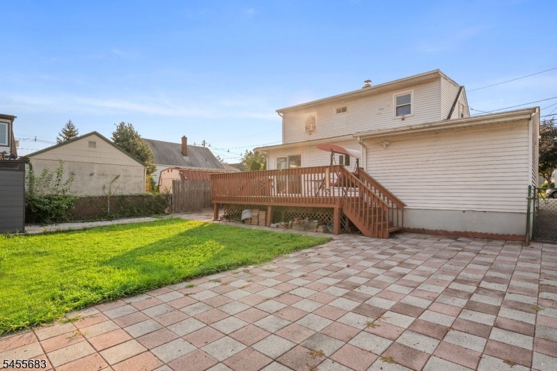 main property photo 19