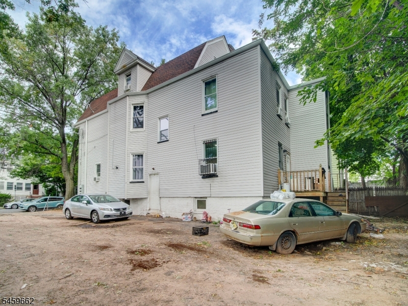 main property photo 28