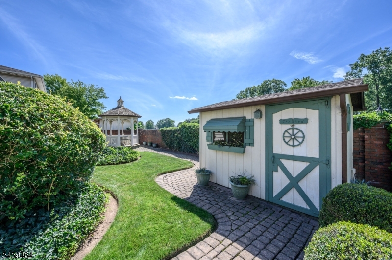 main property photo 39