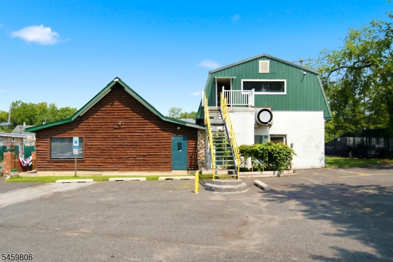 main property photo 8