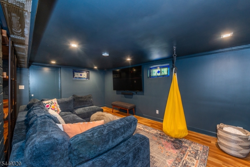 main property photo 25