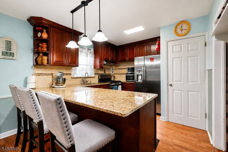 main property photo 9