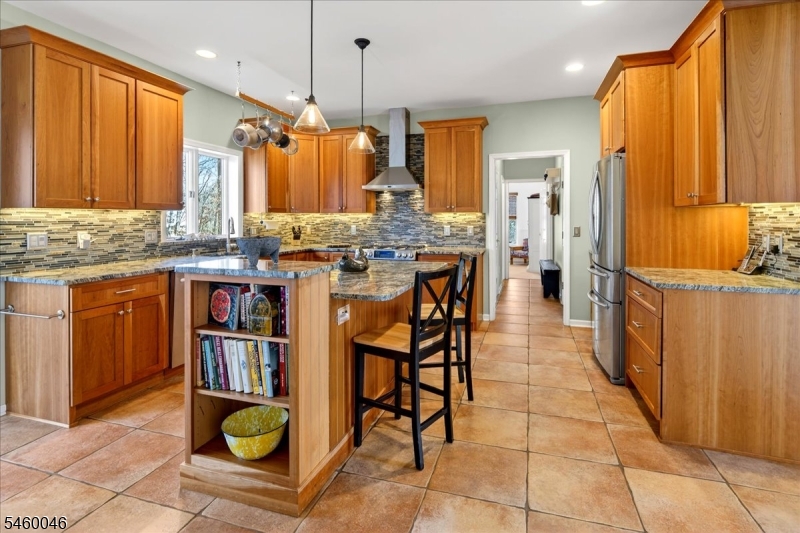 main property photo 9