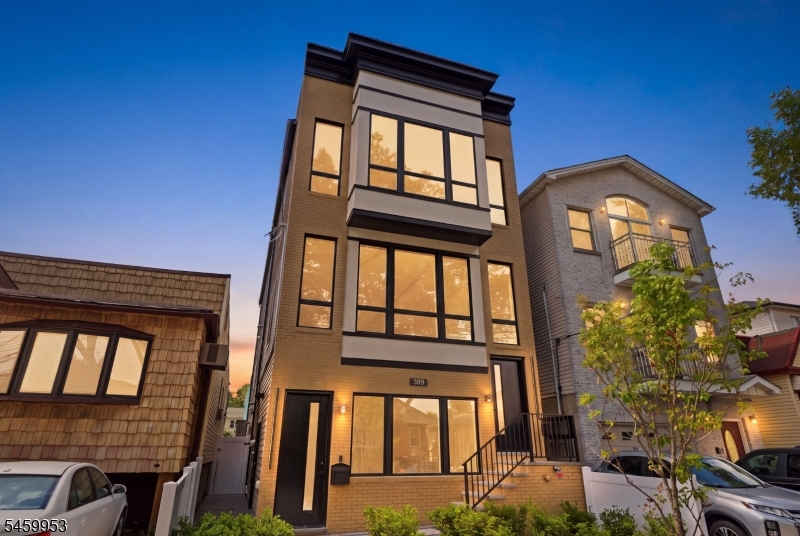 main property photo 40