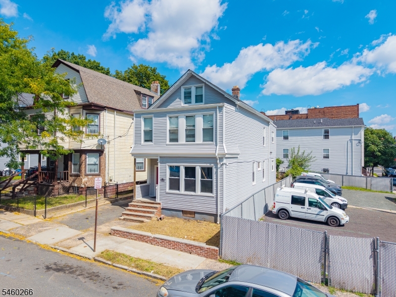 main property photo 40