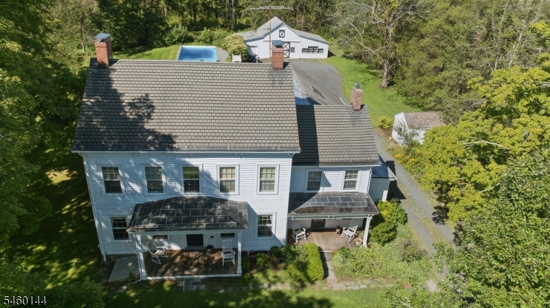 main property photo 40