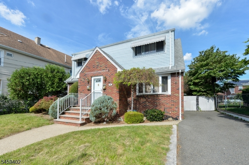 main property photo 28