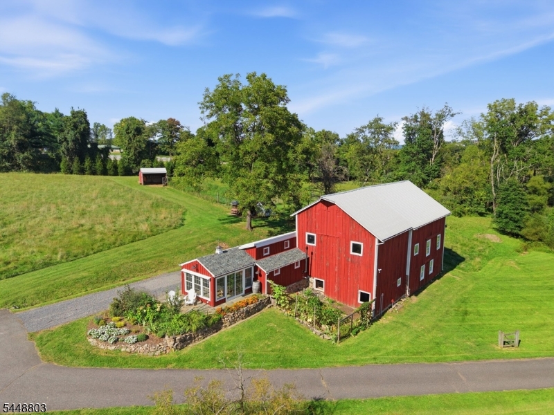 main property photo 37