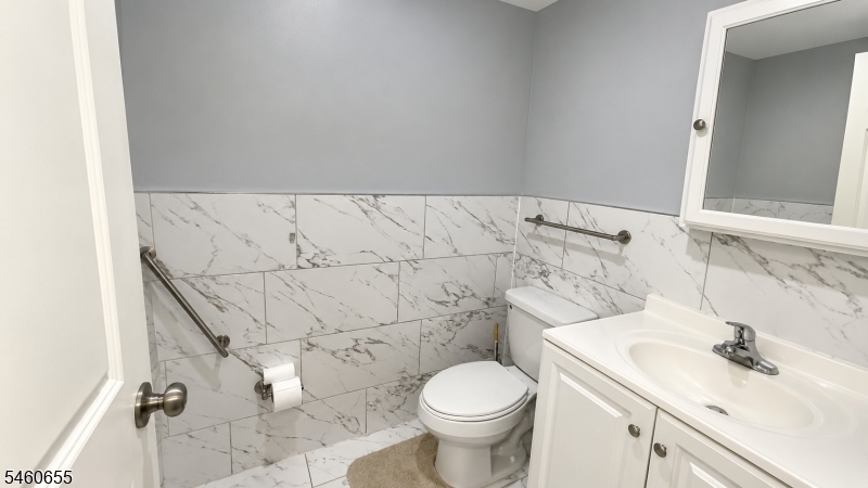 main property photo 14
