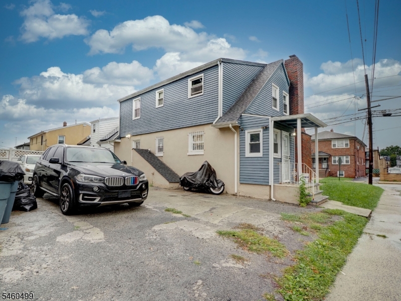 main property photo 17