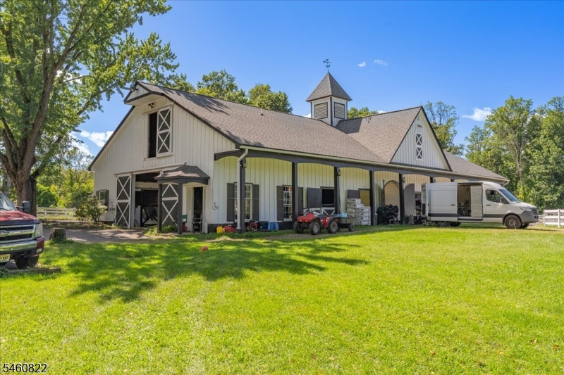 main property photo 16