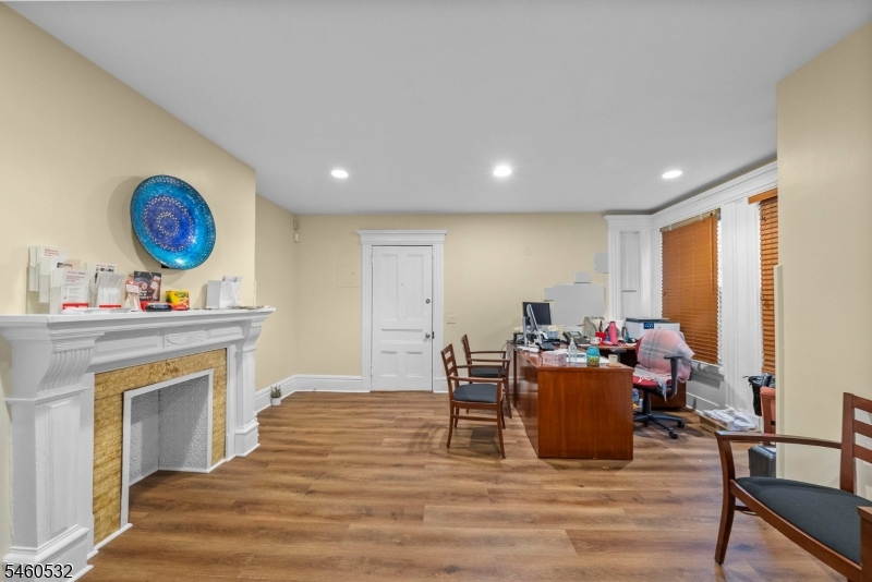 main property photo 9