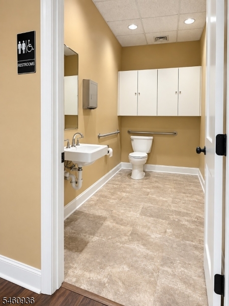 main property photo 13