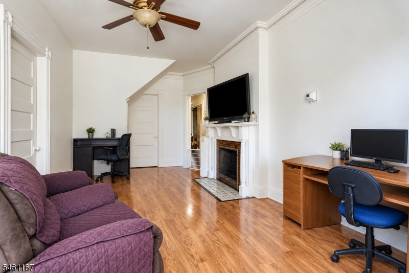 main property photo 13