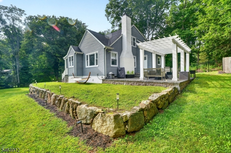 main property photo 28