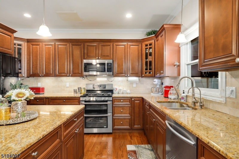 main property photo 14