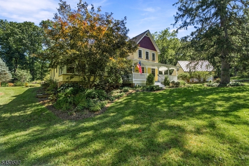 main property photo 11
