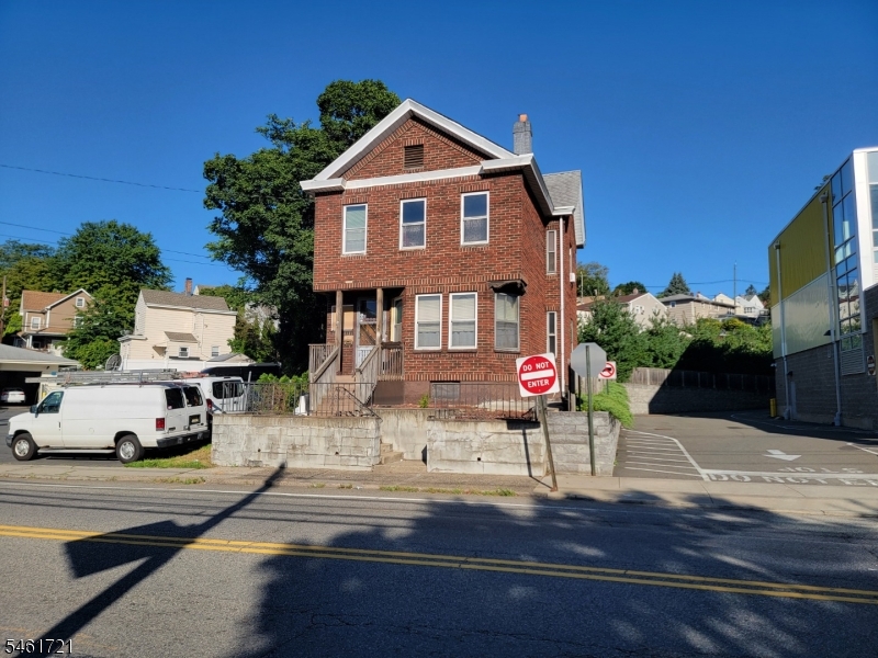 main property photo 5