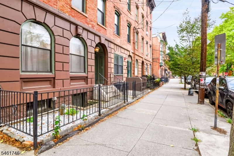 main property photo 33