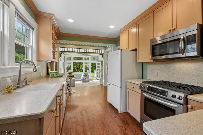 main property photo 9