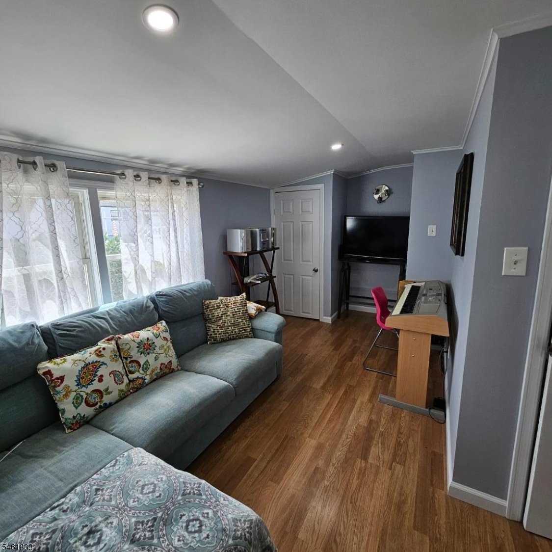 main property photo 15