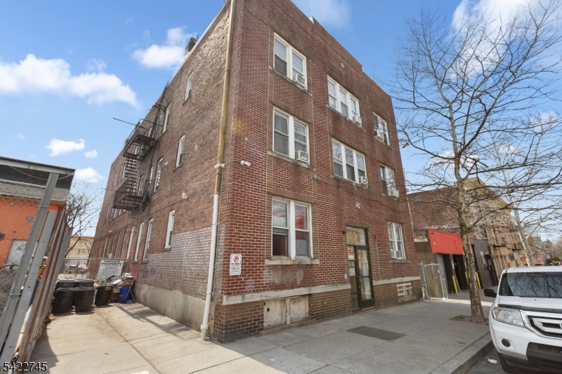 main property photo 15
