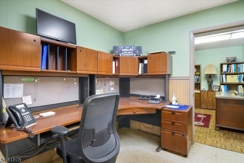 main property photo 7