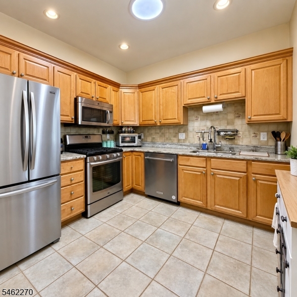 main property photo 3
