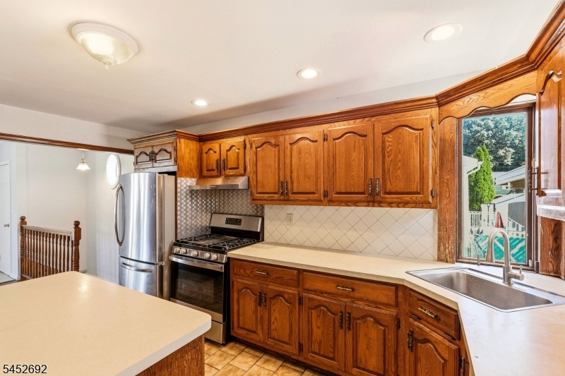 main property photo 9