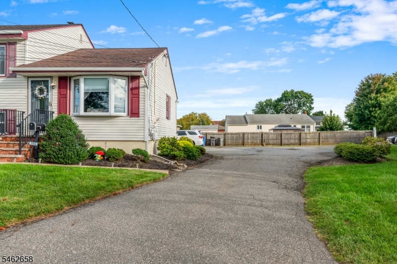 main property photo 23