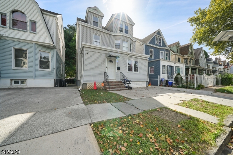 main property photo 24