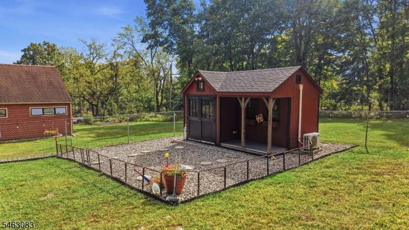 main property photo 43