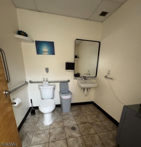 main property photo 4