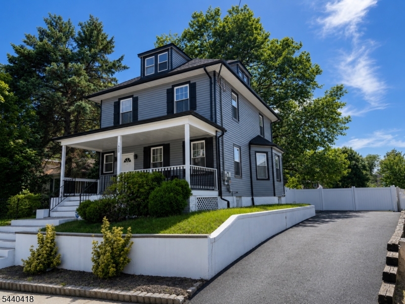 main property photo 22