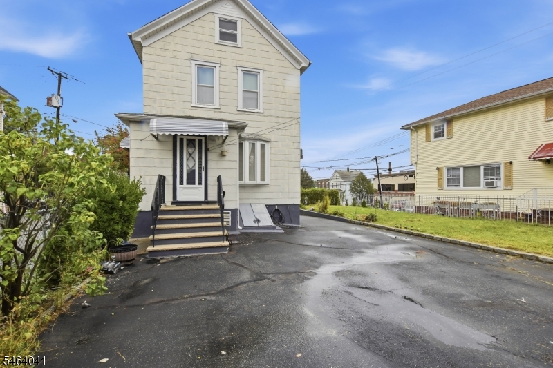 main property photo 28
