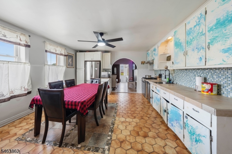 main property photo 9